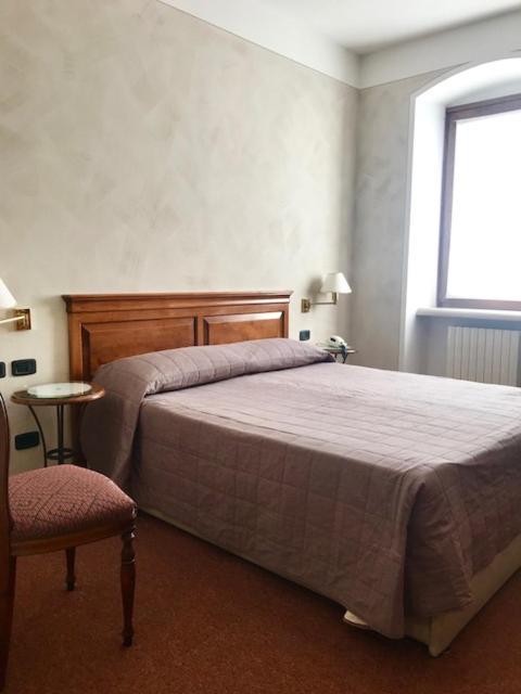 Albergo La Meridiana Castelnuovo del Garda Rom bilde